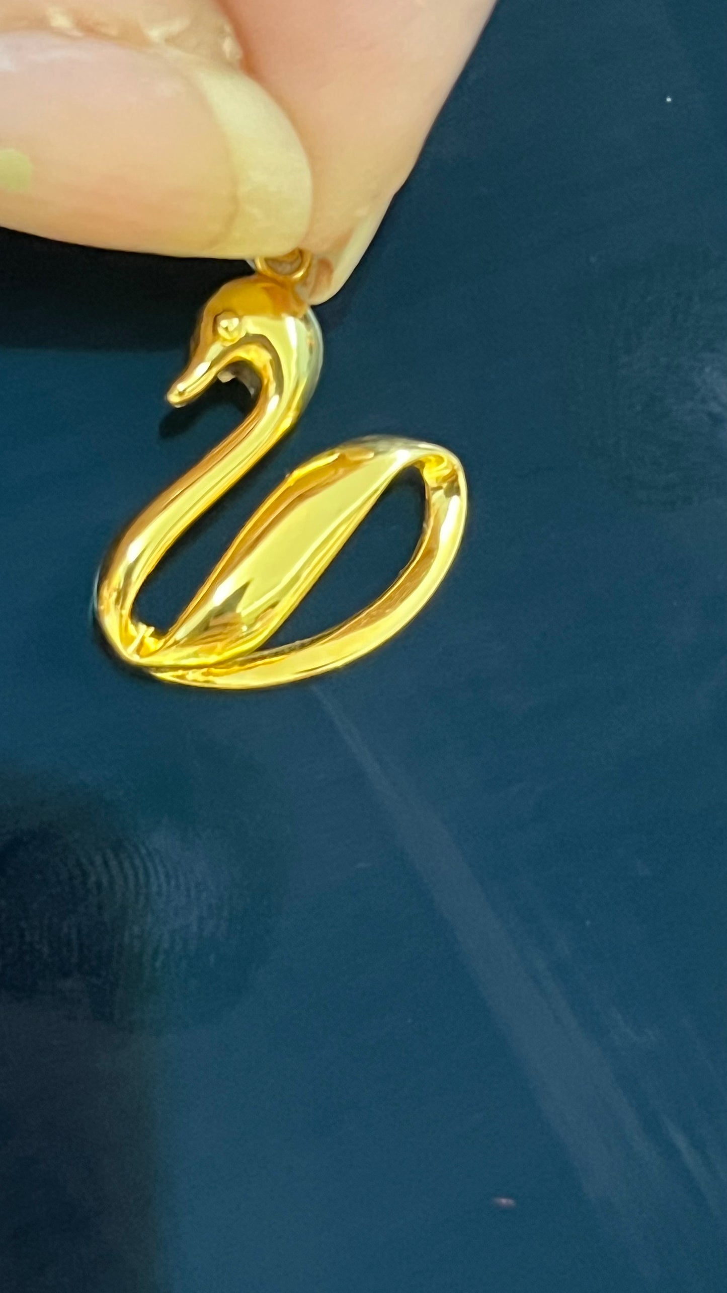 22K / 916 Gold - Inspire Chieti Queen Swan Pendant Twin - 1.53 gm