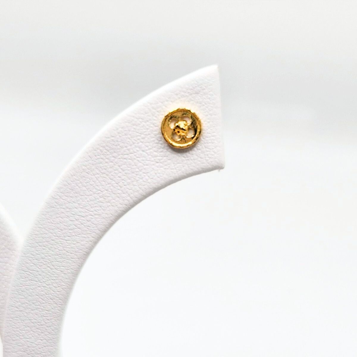 22K / 916 Gold - Ivry Button Earring - 1.20 gm