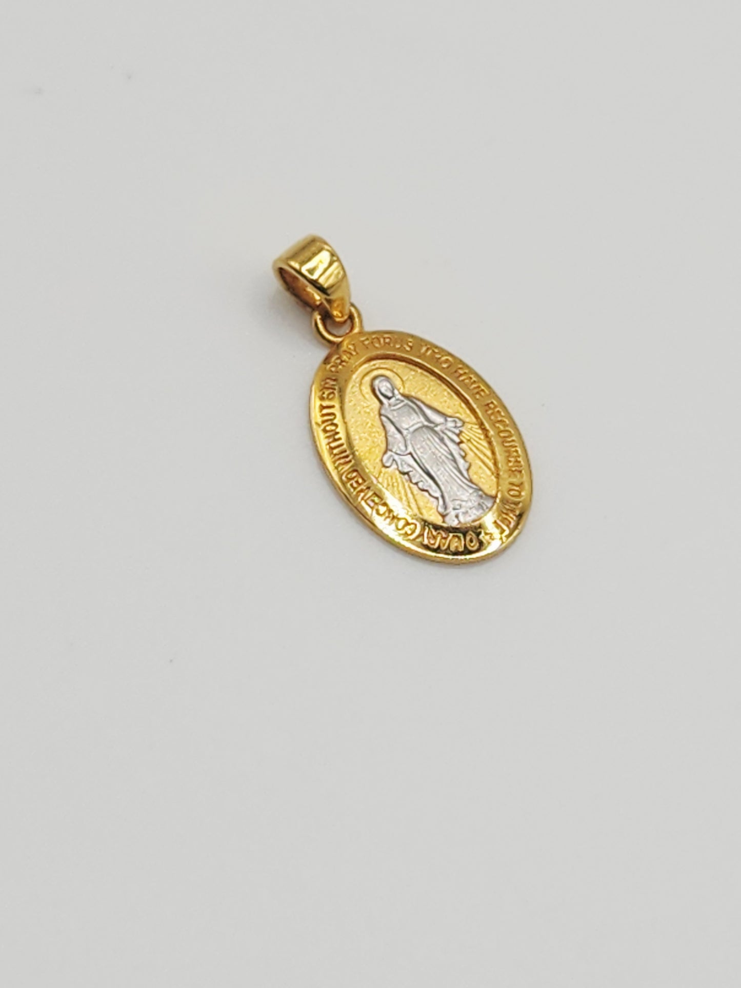 22K / 916 Gold - Inspire Ivry Patricia Pendant - 1.85 gm
