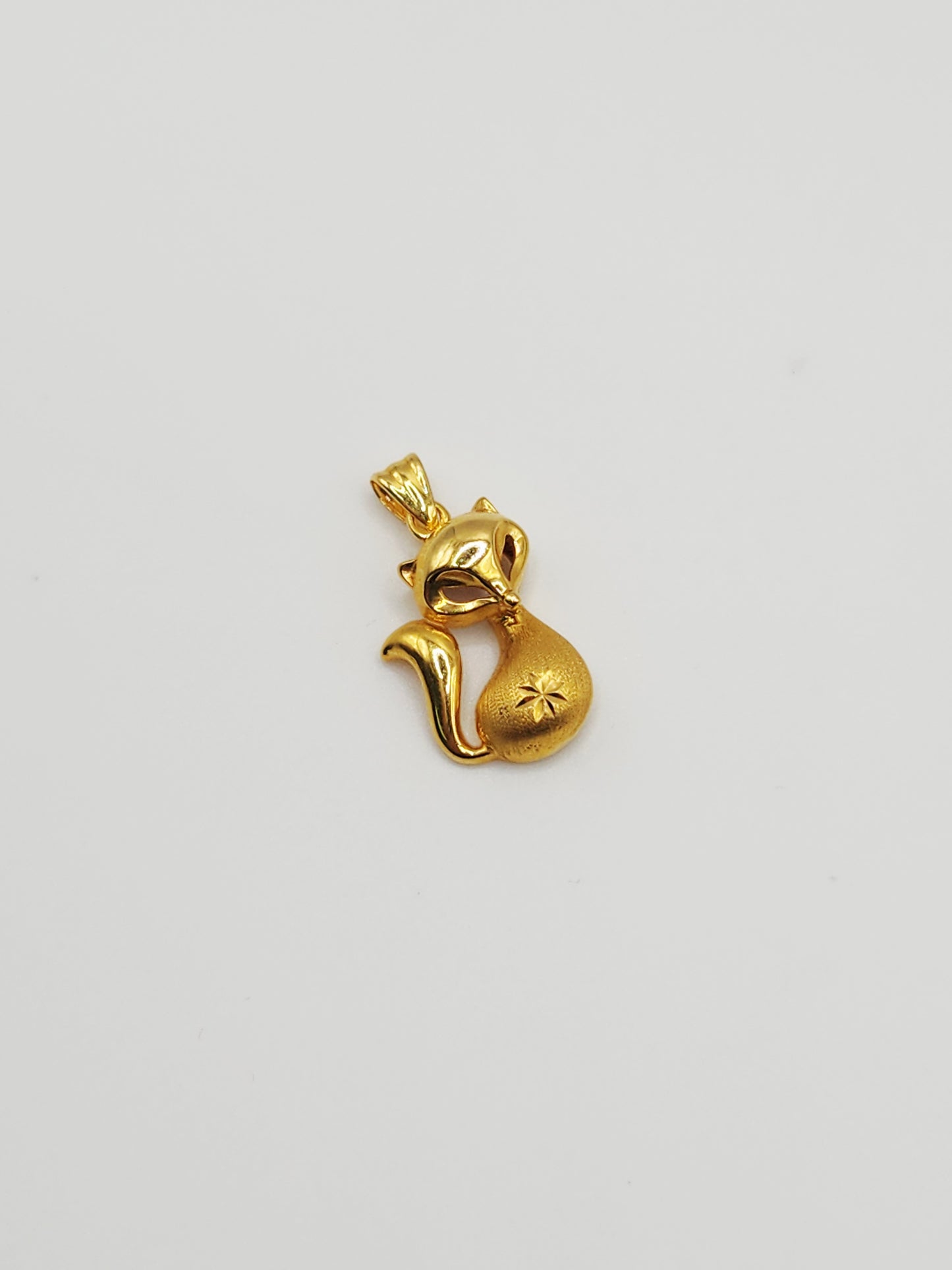 22K / 916 Gold - Inspire Ivry Patricia Pendant - 2.13 gm