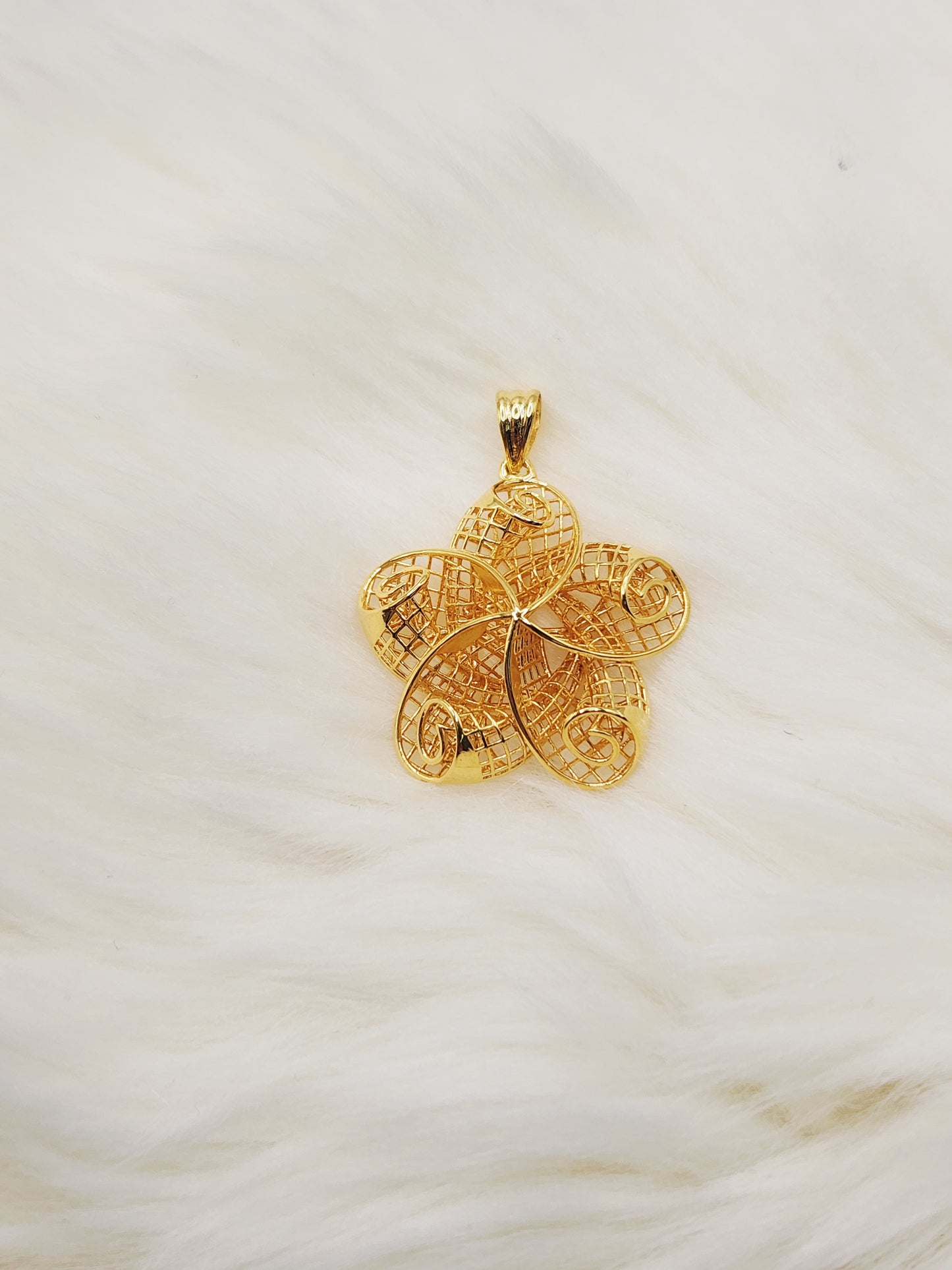 22K / 916 Gold - Inspire Ivry Scarlett Pendant - 2.84 gm