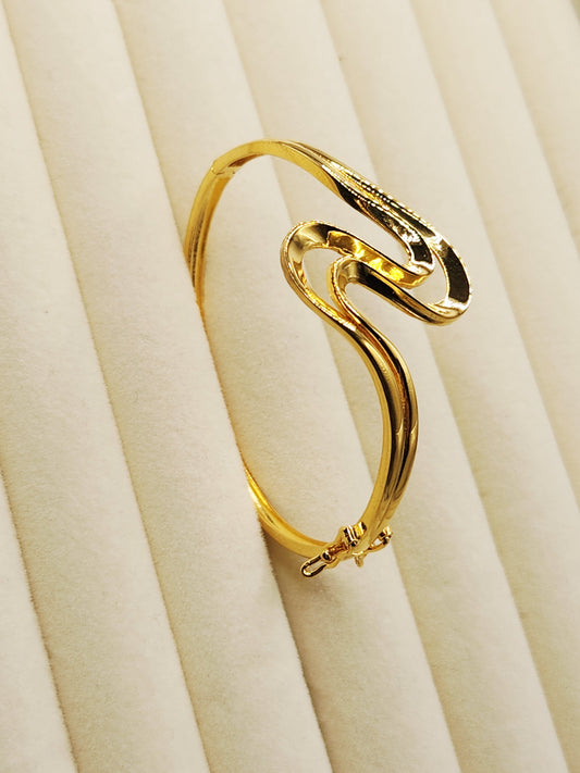 22K / 916 Gold - Inspire Ivry Iris Bracelet - 13.71 gm
