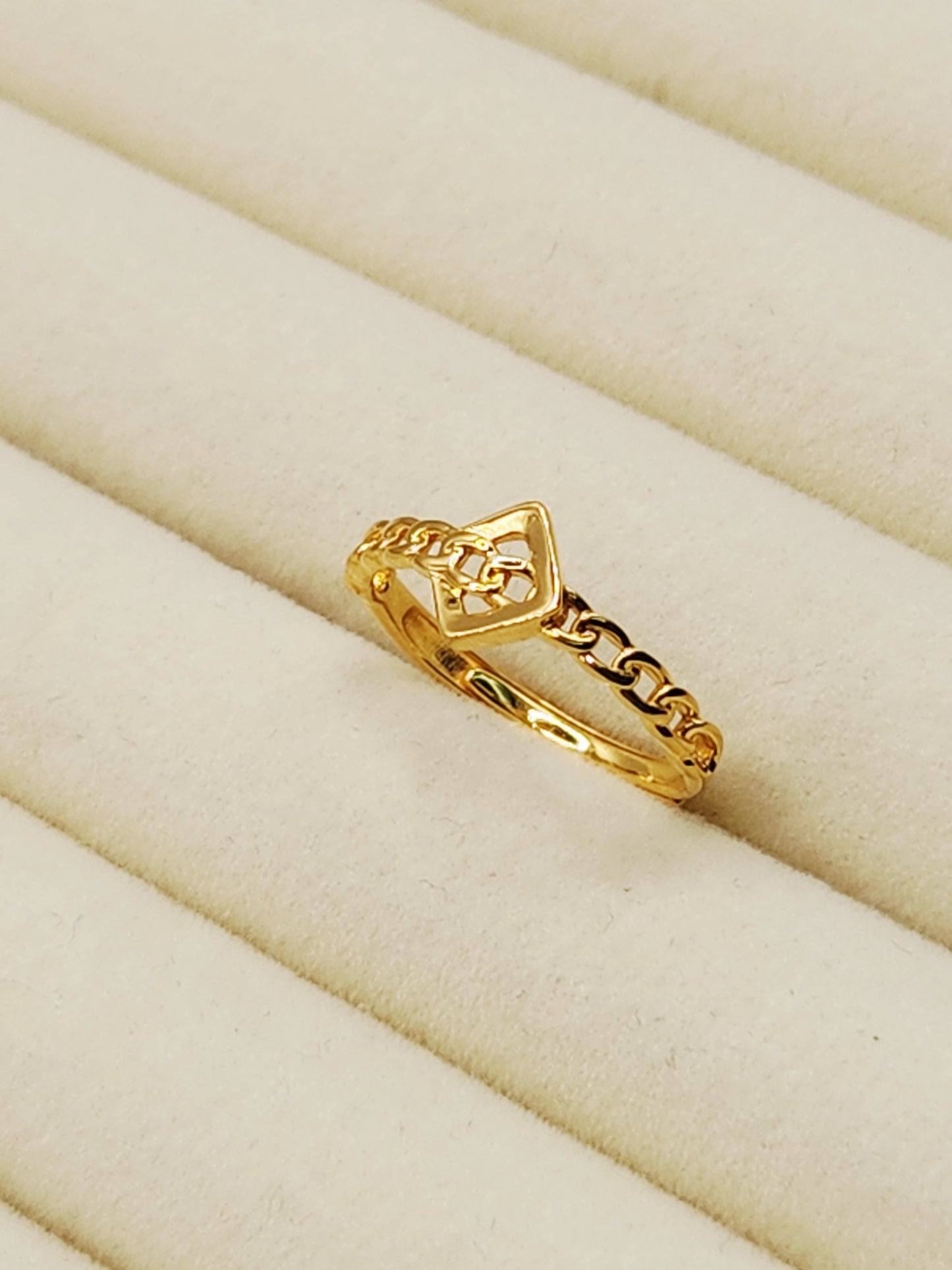 24K / 999 Gold - Inspire Chieti Iris Ring - 2.83 gm
