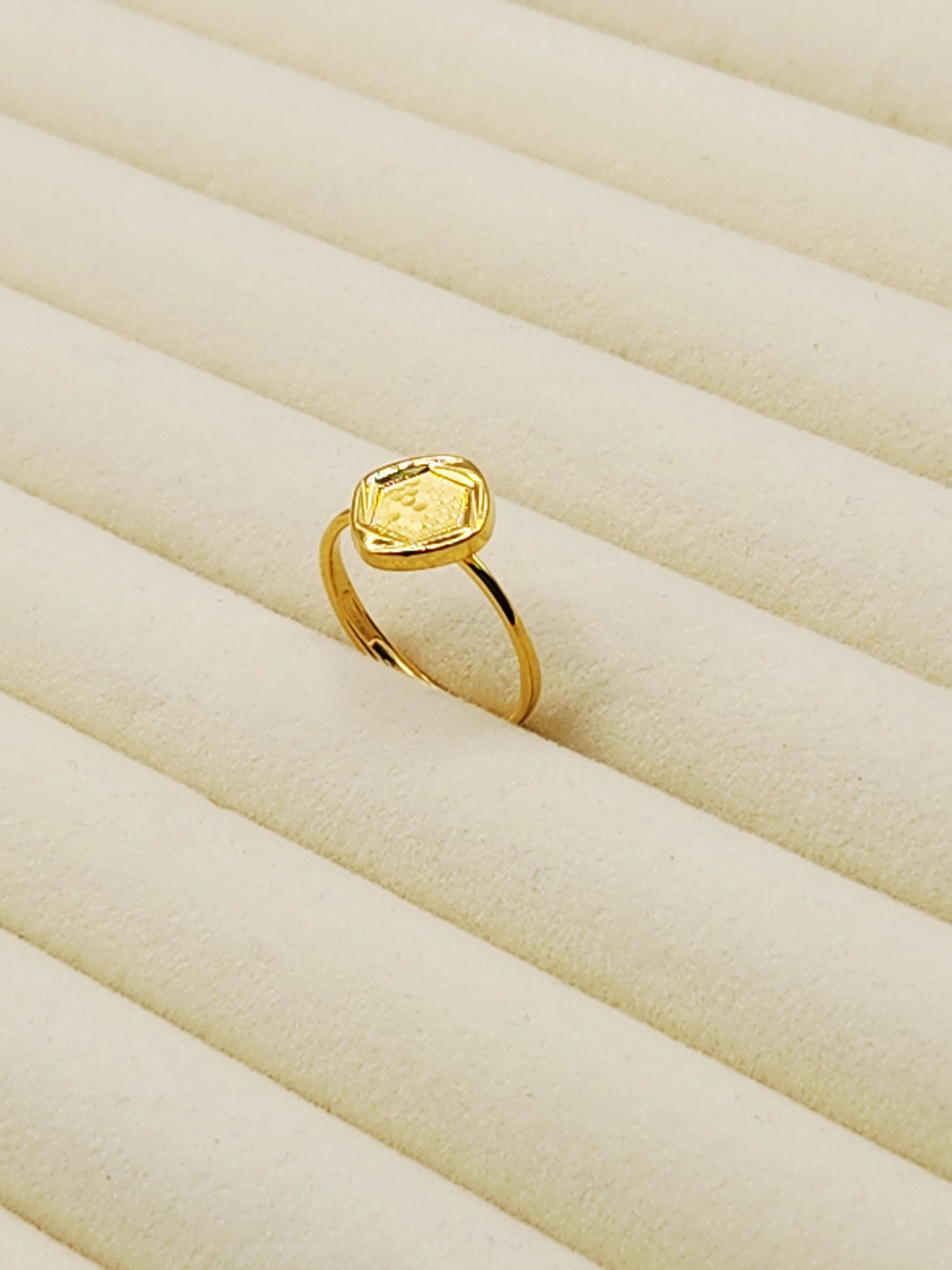 24K / 999 Gold - Inspire Chieti Iris Polygon Ring - 3.46 gm