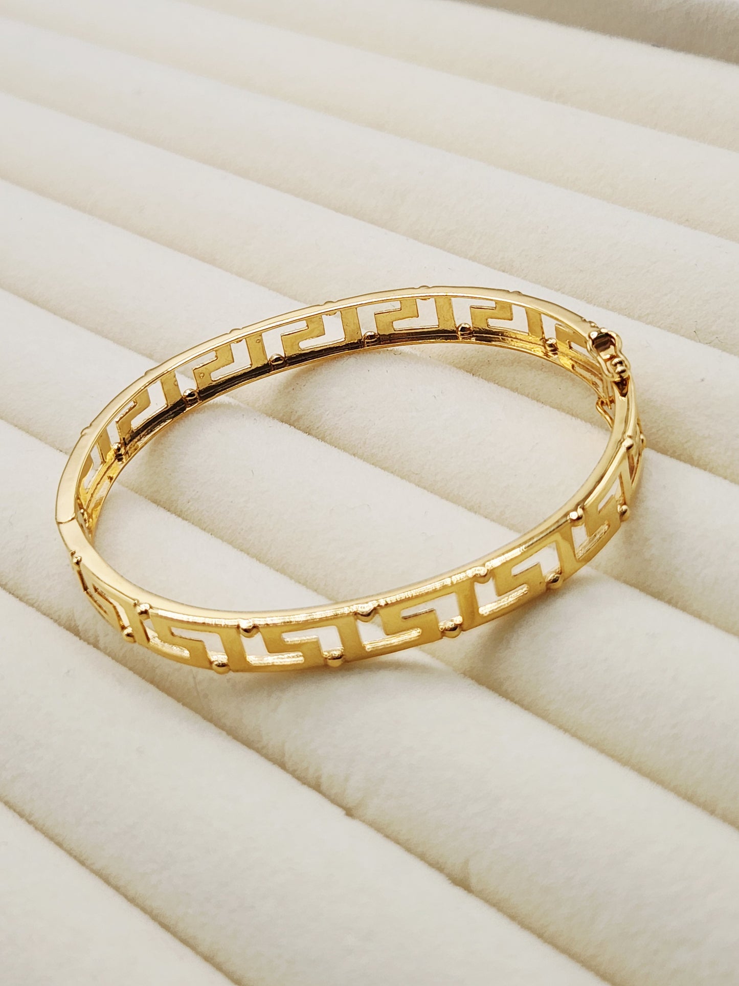 22K / 916 Gold - Inspire Ivry Iris Bracelet - 14.38 gm