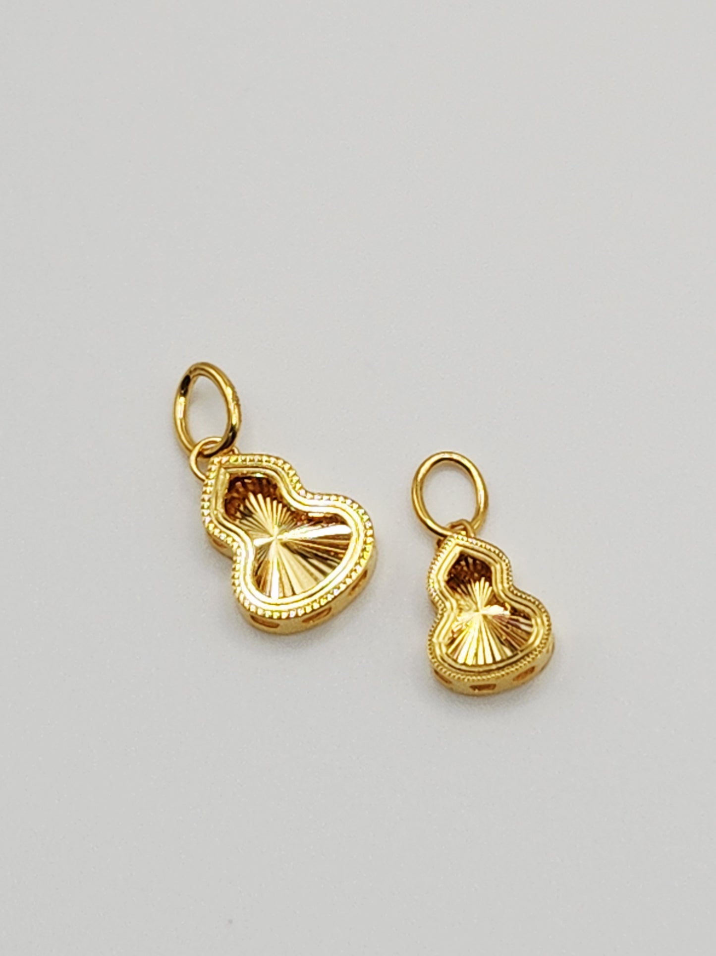 22K / 916 Gold - Inspire Chieti Queen Pear Pendant - 1.13 gm
