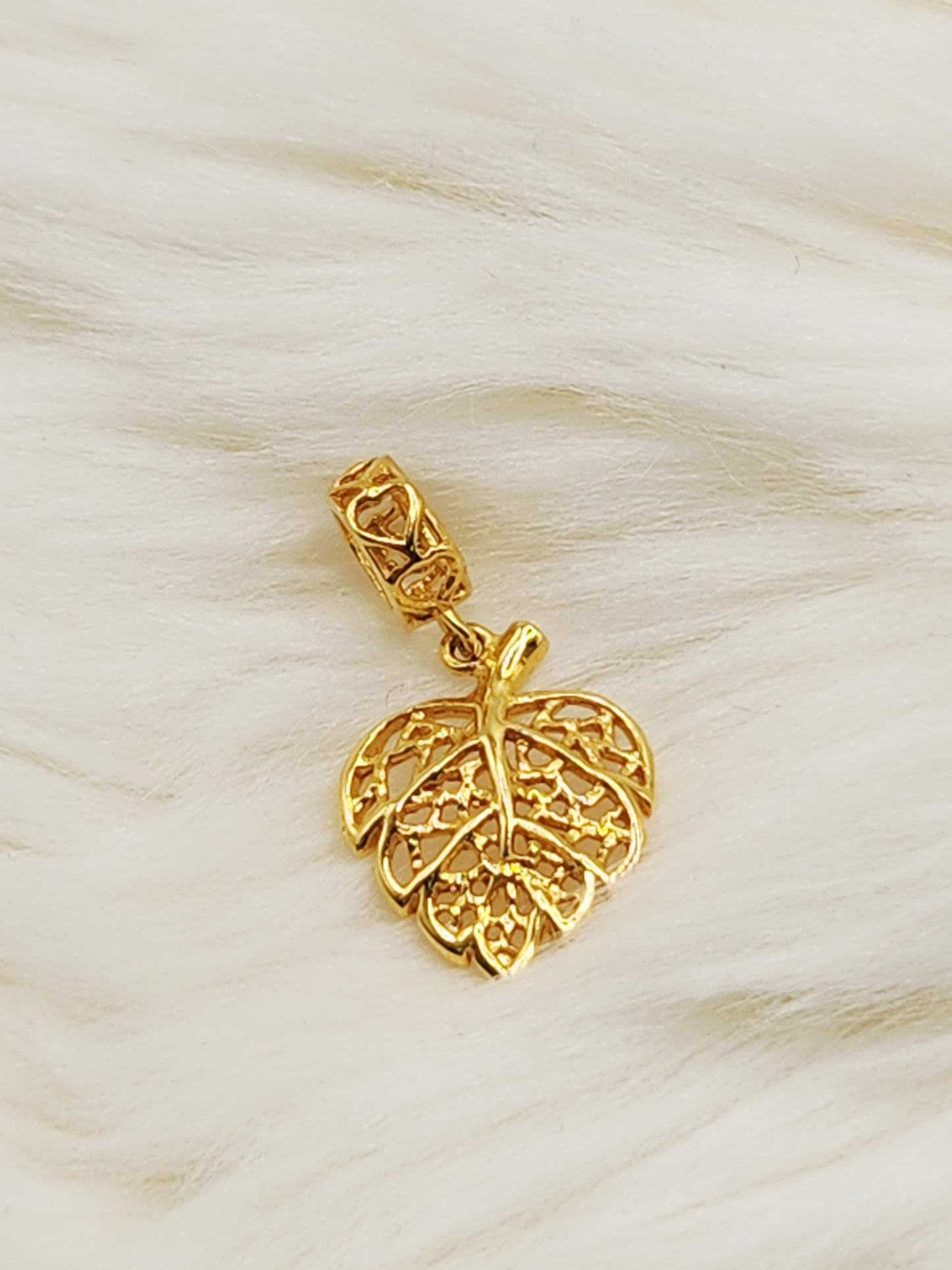 22K / 916 Gold - Inspire Ivry Scarlett Pendant - 1.41 gm
