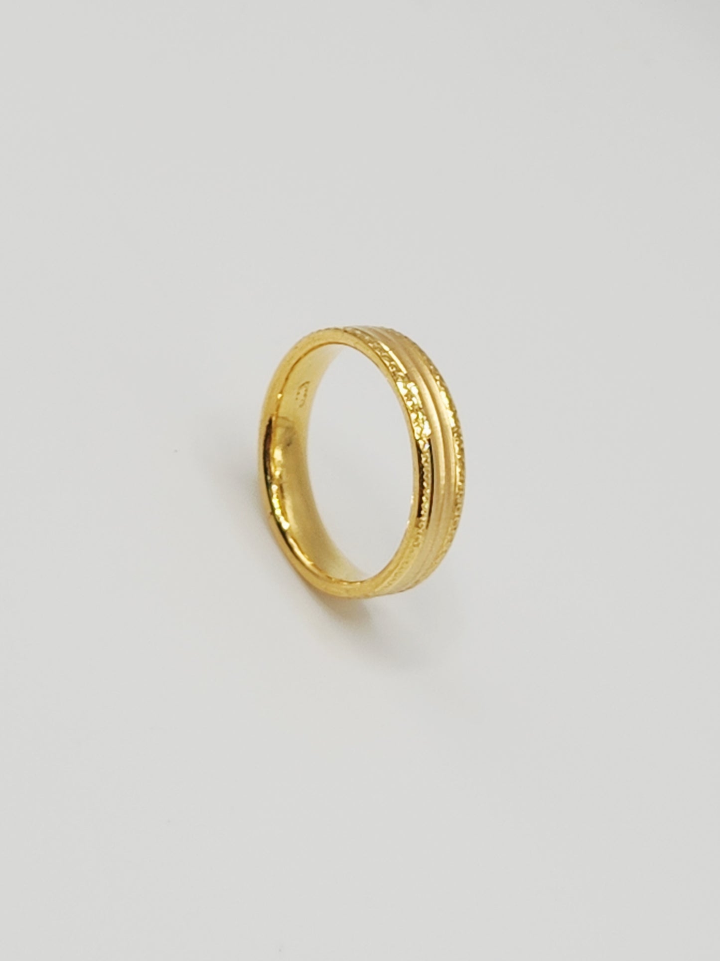 22K / 916 Gold - Inspire Ivry Olivia Dot Rim Ring - 3.43 gm
