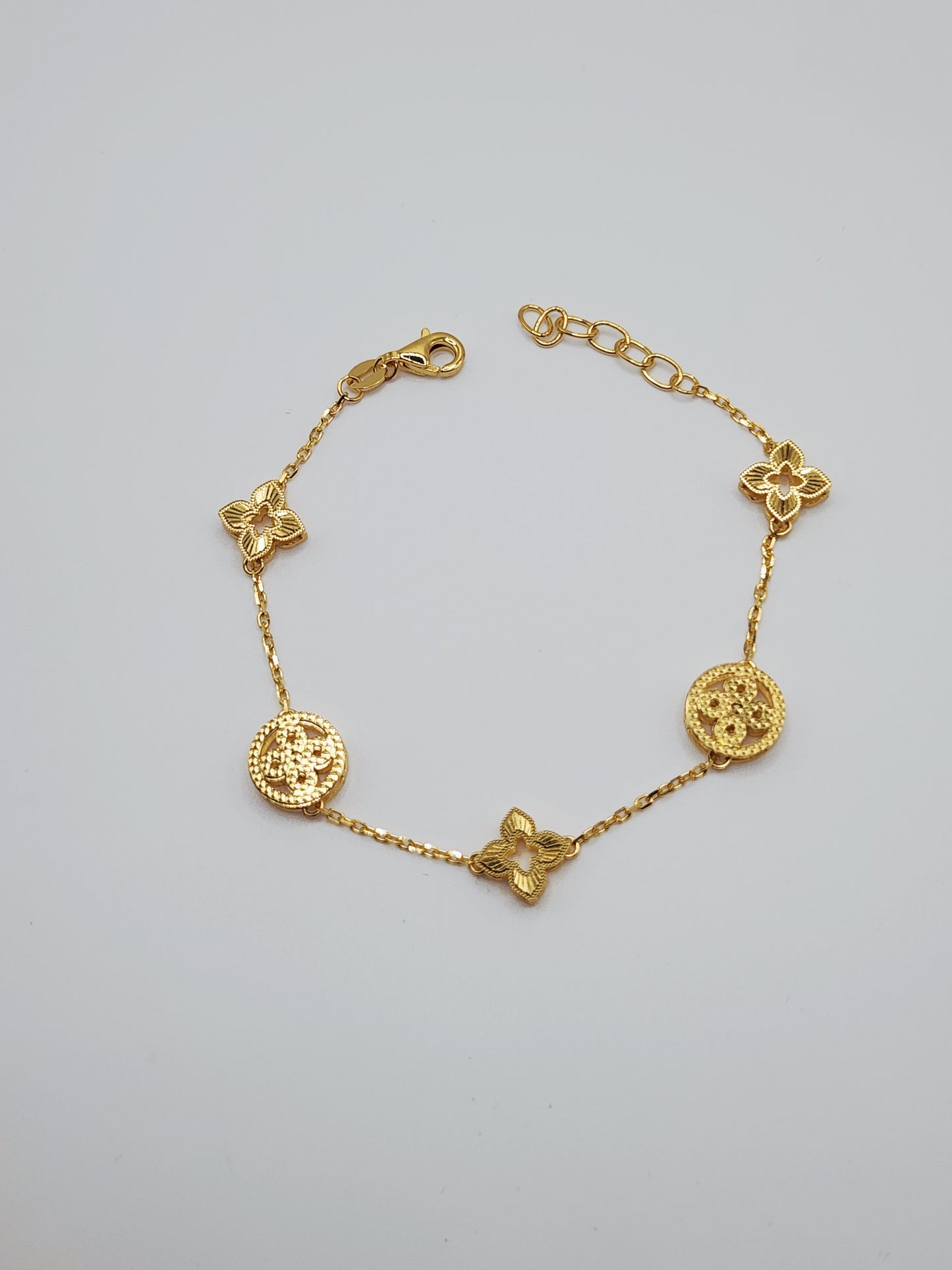 22K / 916 Gold - Inspire Chieti Queen Round Clove Bracelet - 7.12 gm