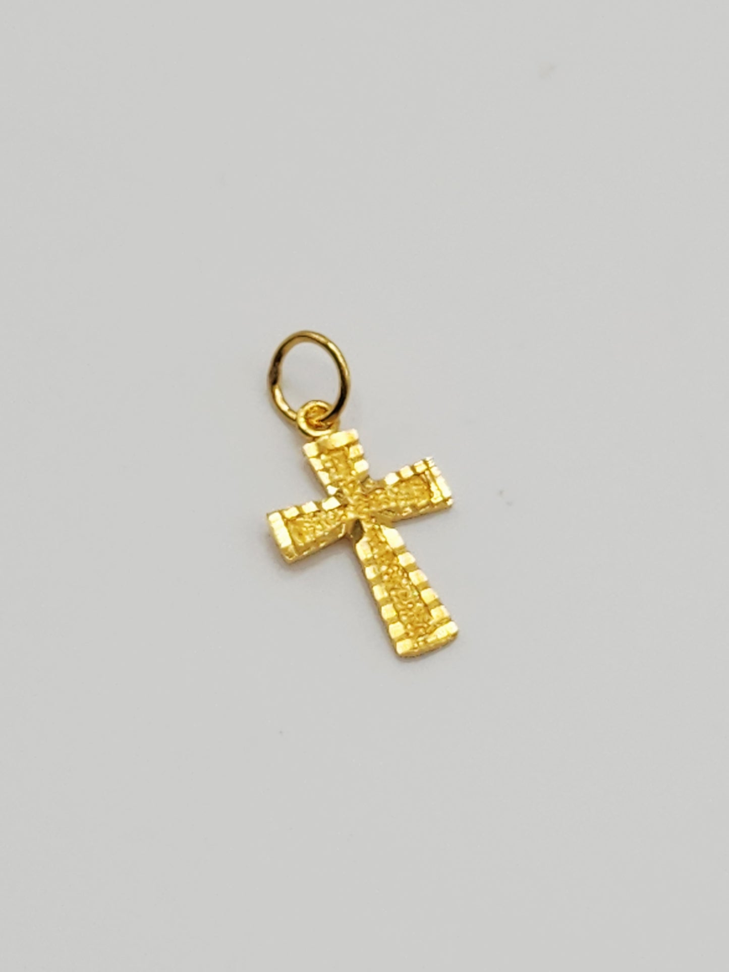 22K / 916 Gold - Inspire Ivry Patricia Cross Pendant - 0.74 gm