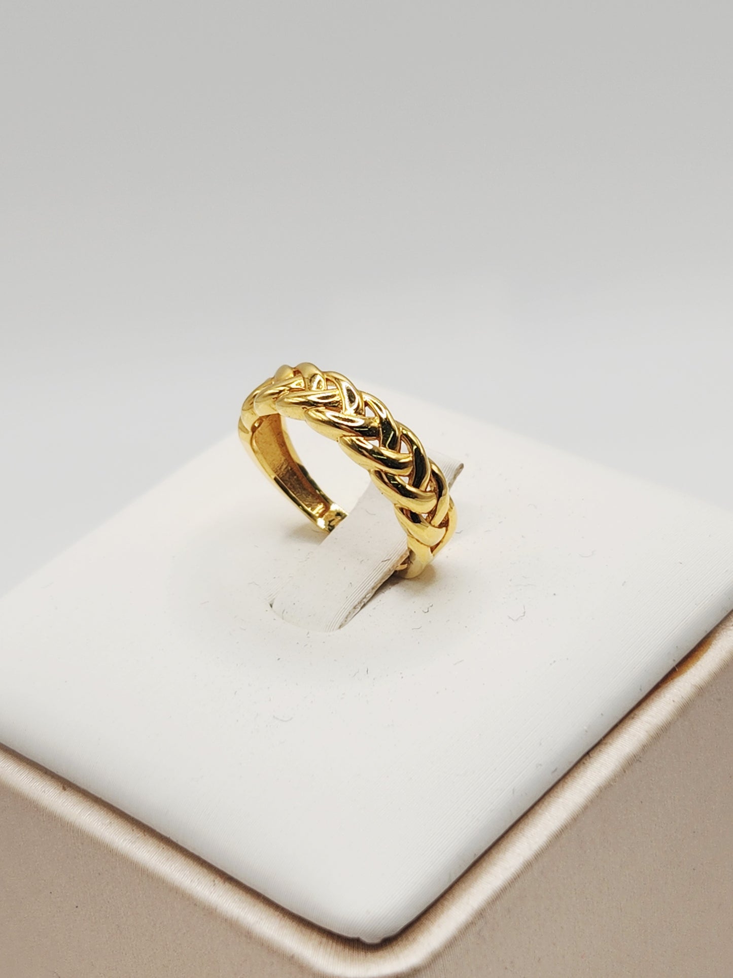 22K / 916 Gold - Inspire Ivry Patricia Ring - 2.16 gm