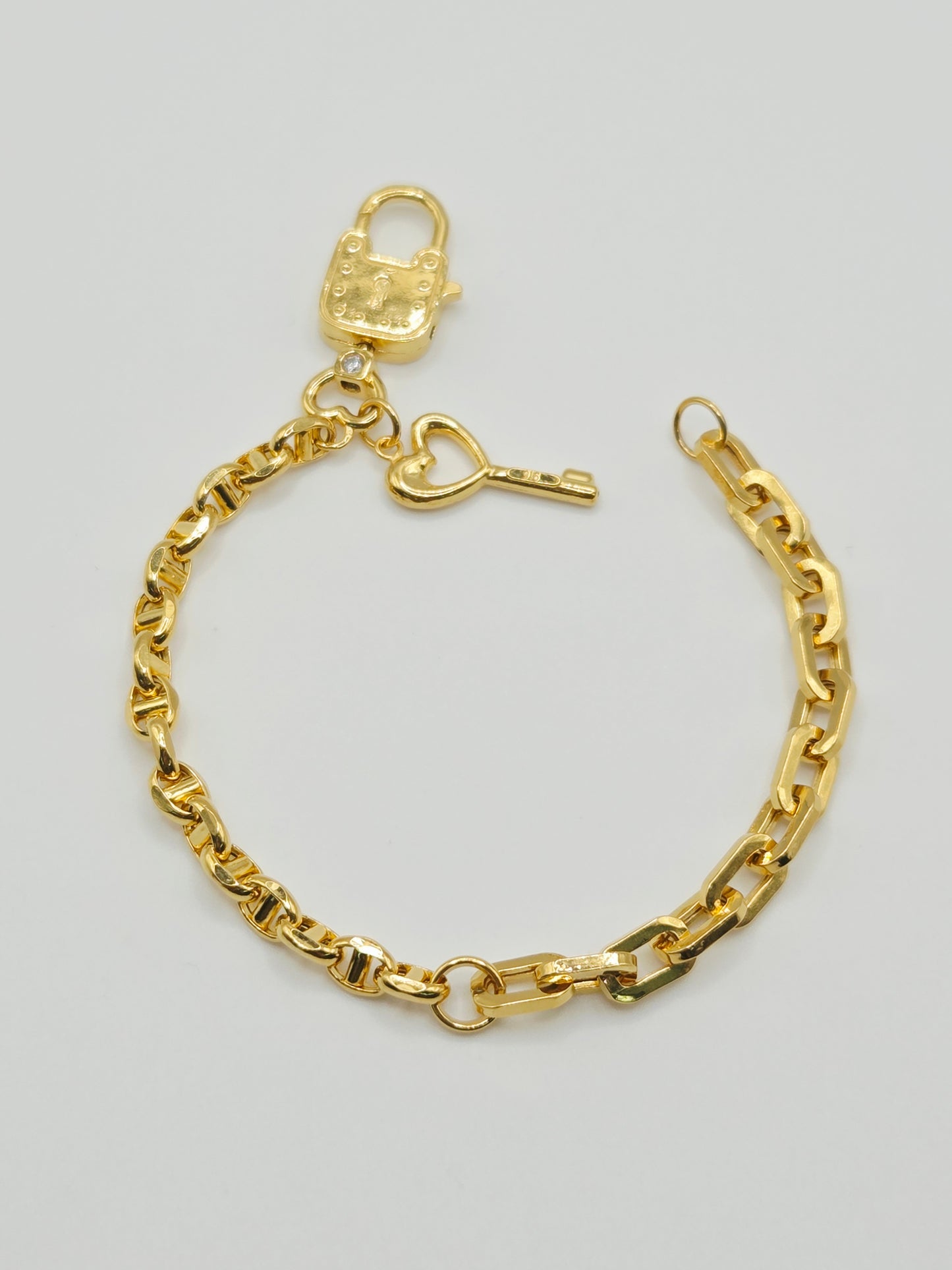 22K / 916 Gold - Inspire Ivry Remy Bracelet - 9.98 gm