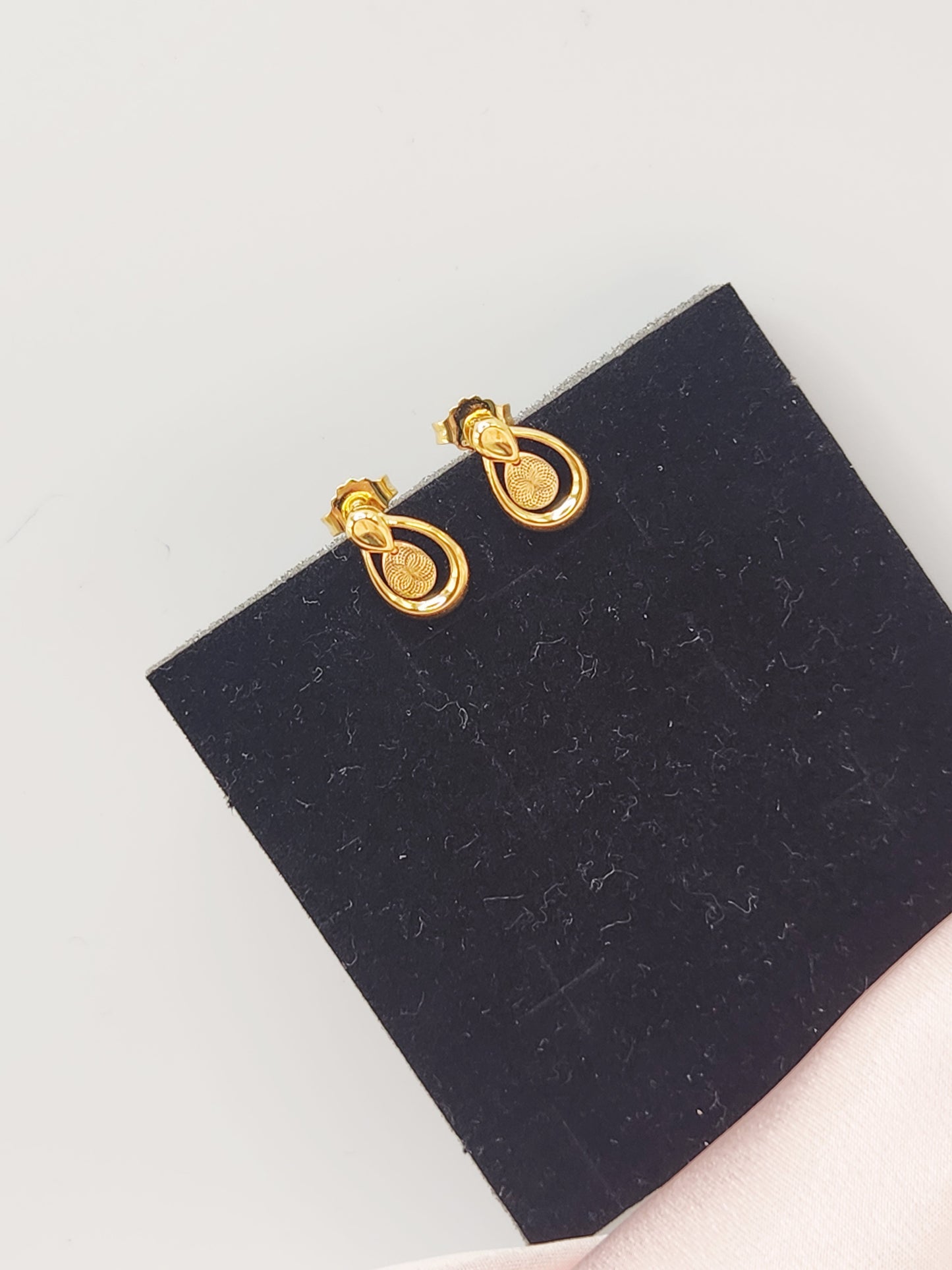 22K / 916 Gold - Inspire Chieti Queen Teardrop Earring - 2.12 gm