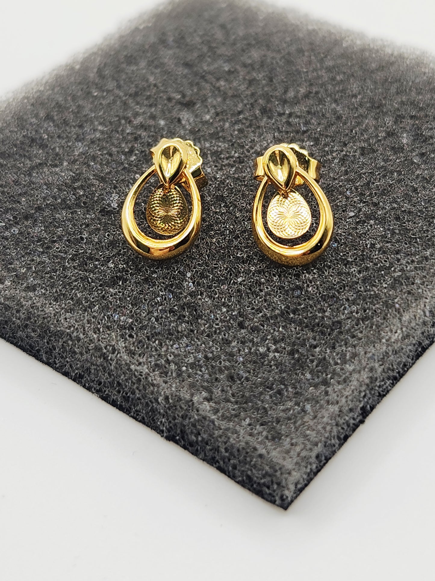 22K / 916 Gold - Inspire Chieti Queen Teardrop Earring - 2.12 gm