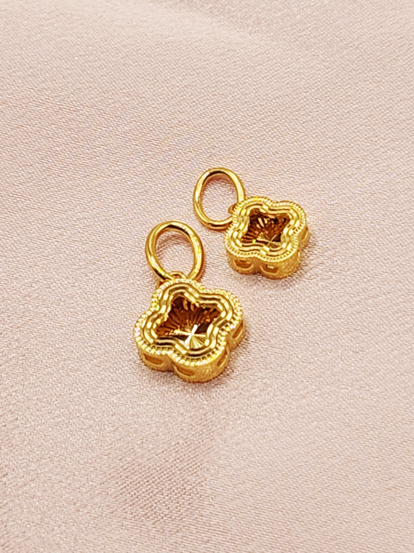 22K / 916 Gold - Inspire Chieti Queen Clove Pendant - 1.52 gm