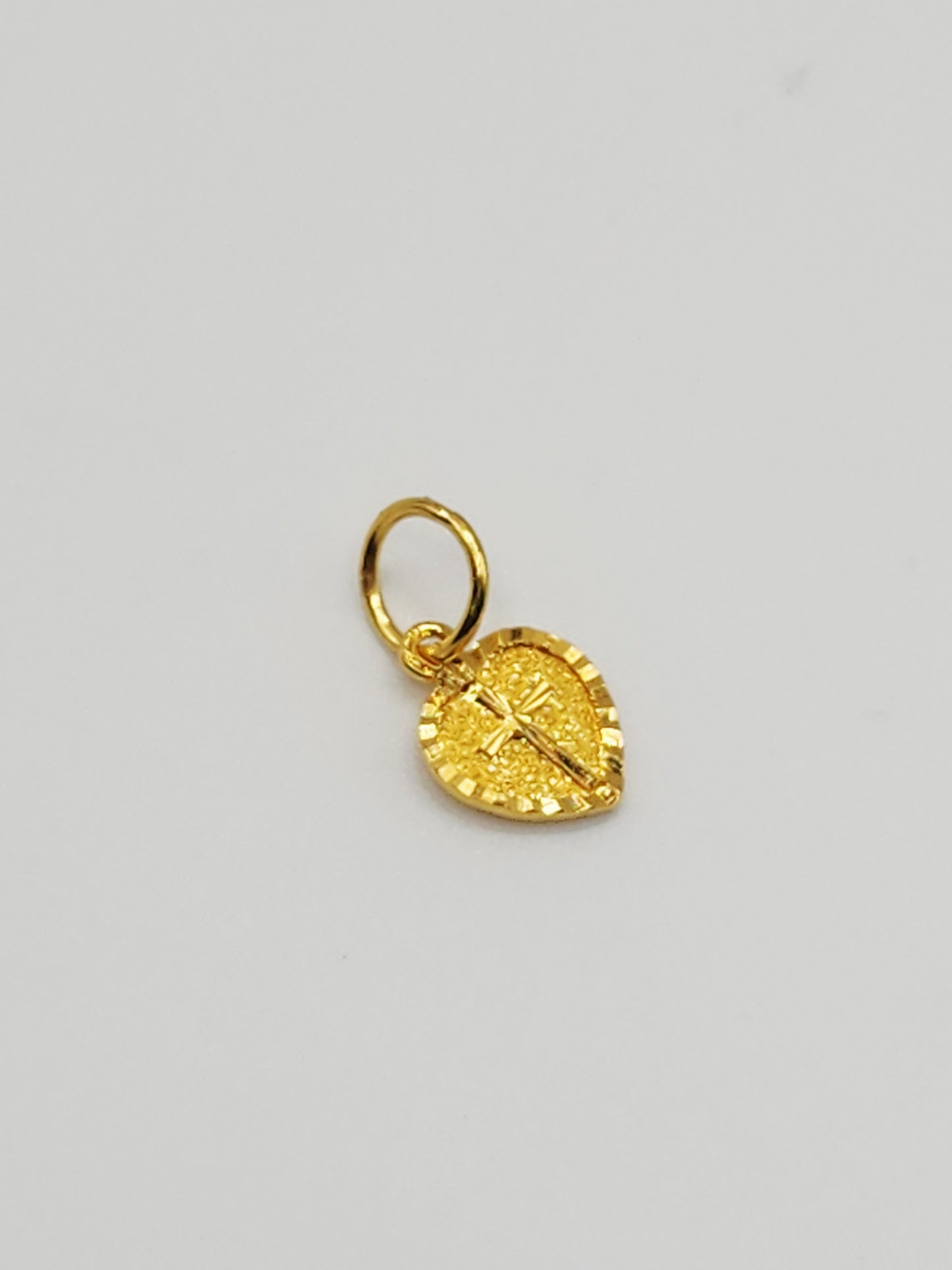 22K / 916 Gold - Inspire Ivry Patricia Cross Pendant - 0.57 gm