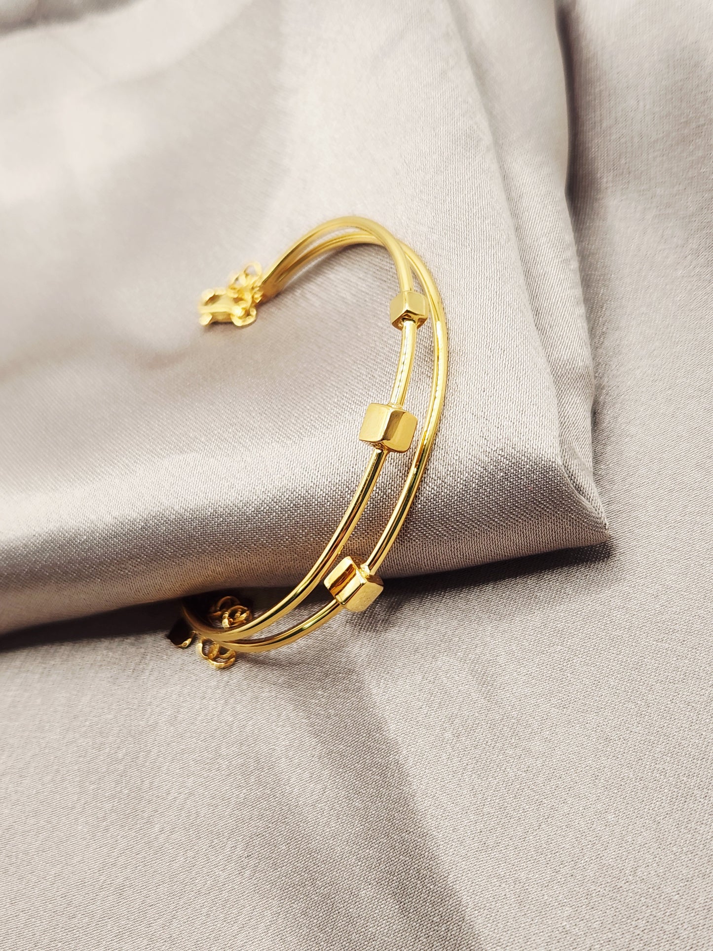 22K / 916 Gold - Inspire Chieti Queen Cube Bracelet - 7.98 gm