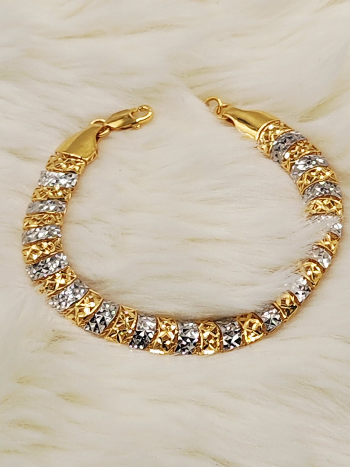 22K / 916 Gold - Inspire Ivry Scarlett Bracelet - 12.45 gm