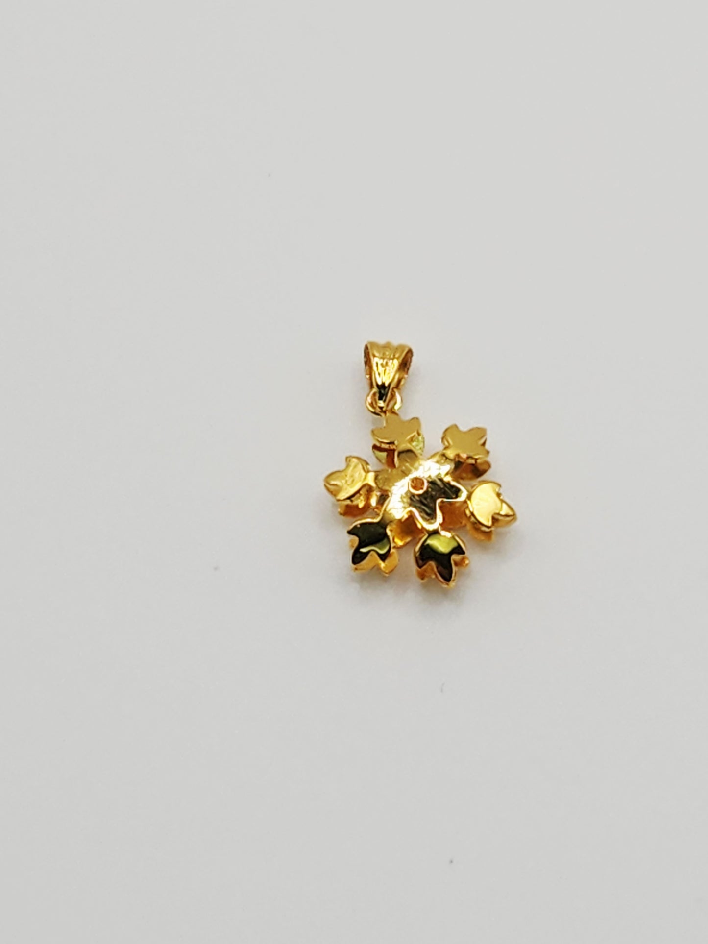 22K / 916 Gold - Inspire Chieti Queen Snowy Pendant - 0.99 gm