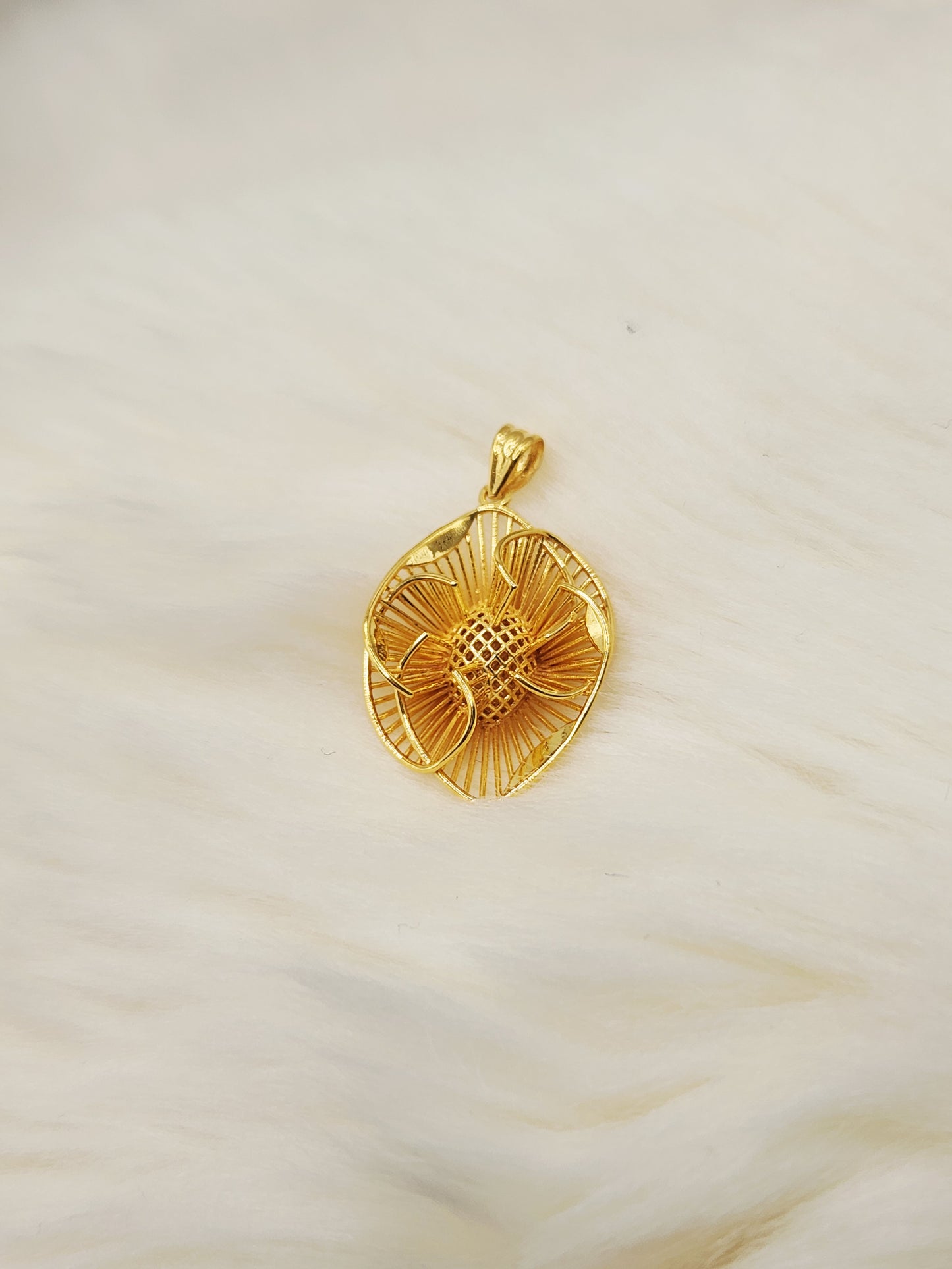 22K / 916 Gold - Inspire Ivry Scarlett Pendant - 3.04 gm