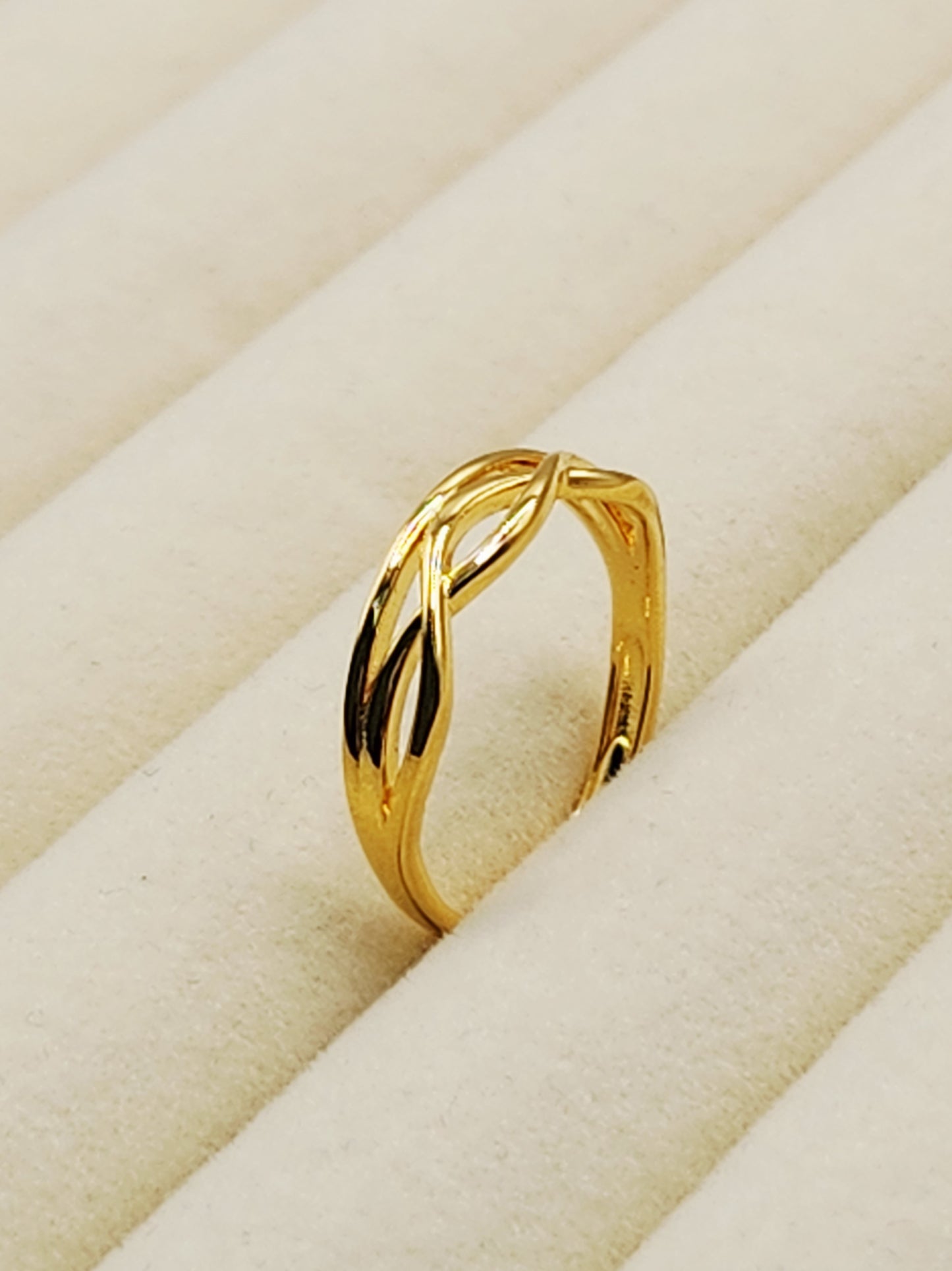 24K / 999 Gold - Inspire Chieti Iris Infinity Ring - 3.46 gm