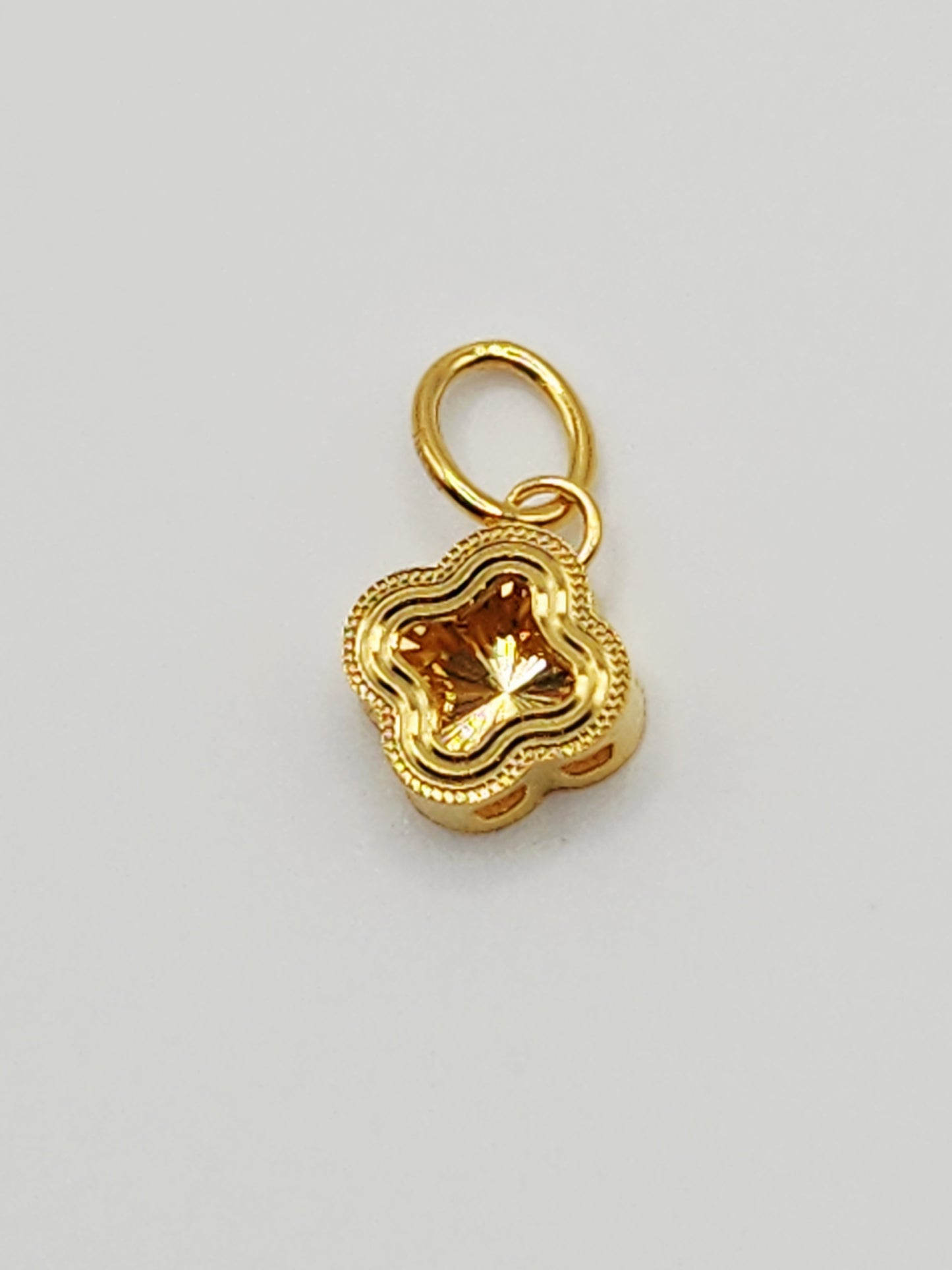 22K / 916 Gold - Inspire Chieti Queen Clove Pendant - 1.02 gm
